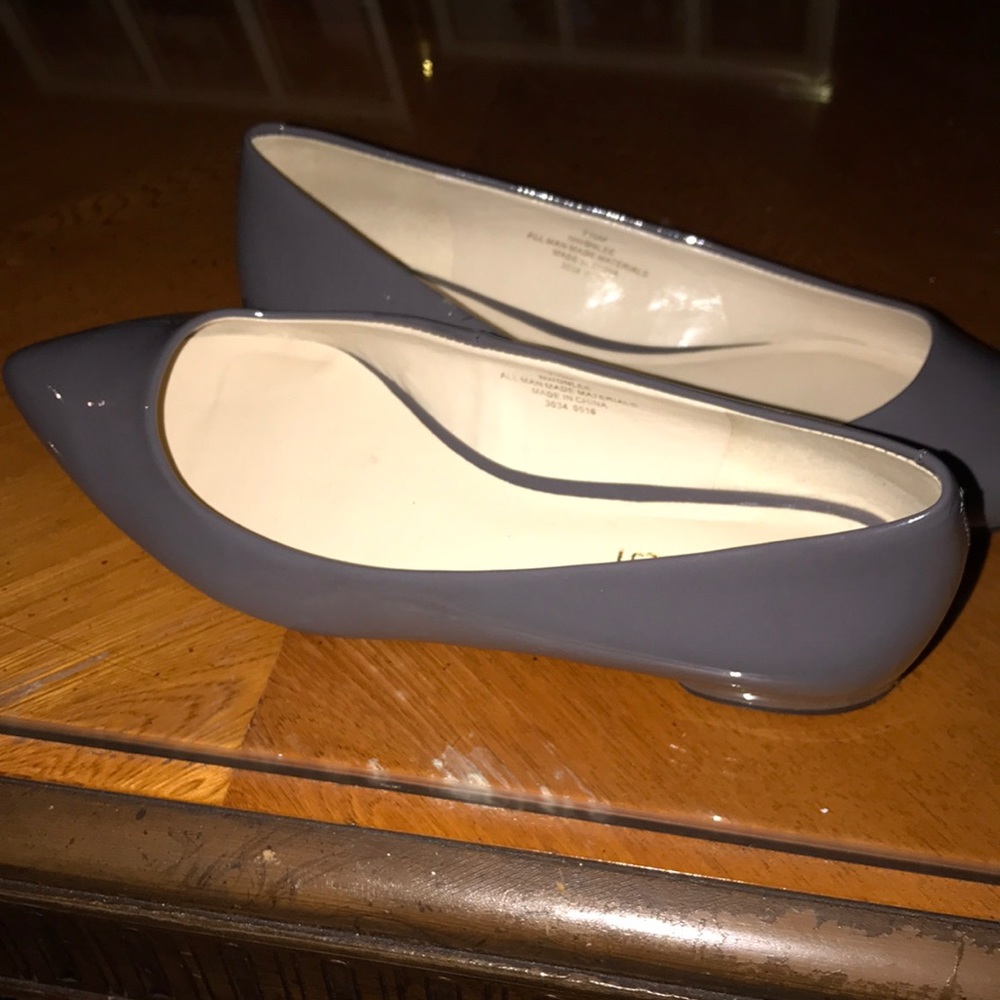 Never worn Grey Nine West dress flats